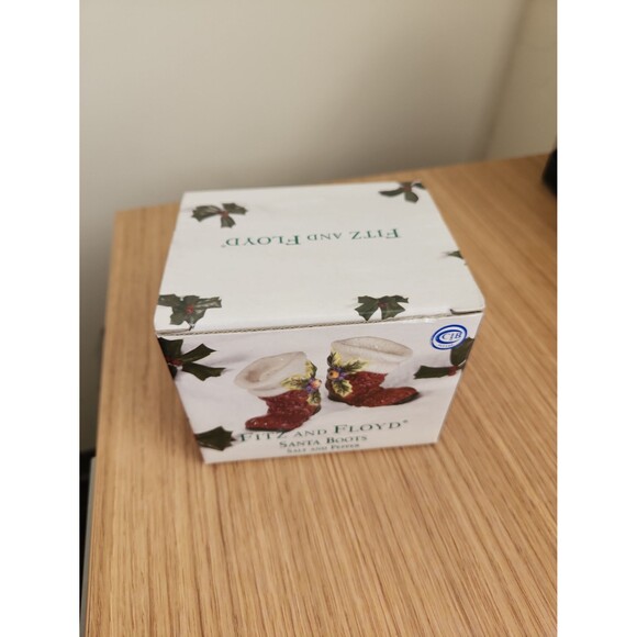 Fitz & Floyd "Santa Boots" Salt & Pepper Shakers w/ Original Box - Picture 3 of 8
